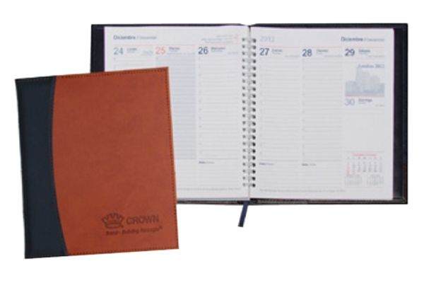 Detalle de funda curpiel cosido en agenda carta