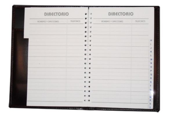 Detalle de acabado curpiel en directorio práctico